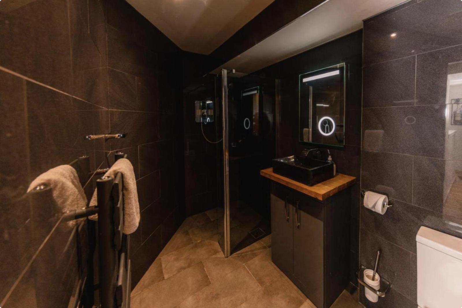 Superb Luxury Apartment By Canal - Central Edinburgh Edimburgo Exterior foto