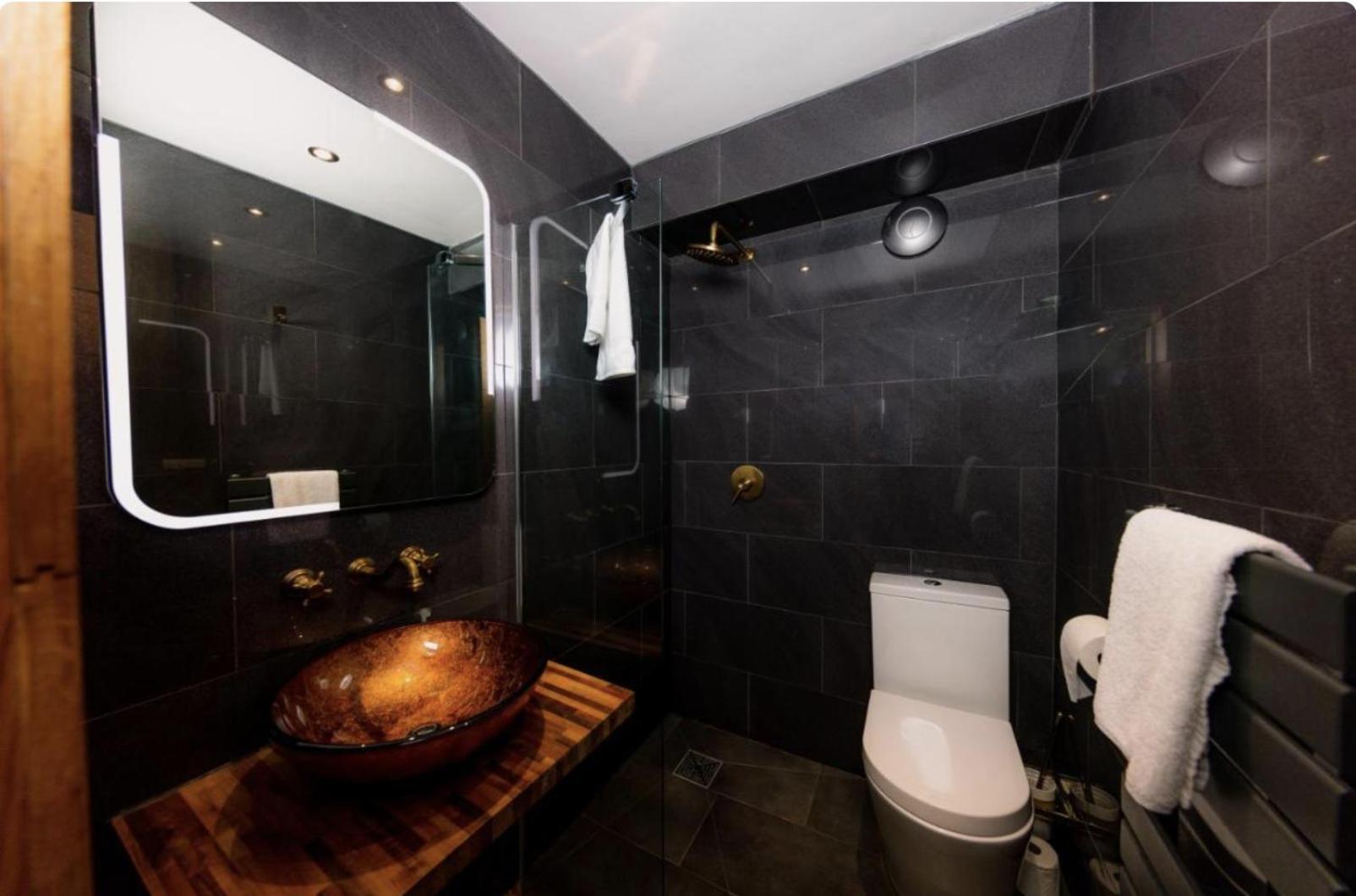 Superb Luxury Apartment By Canal - Central Edinburgh Edimburgo Exterior foto